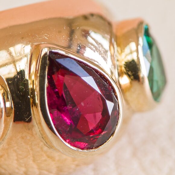 Three-Stone Tourmaline Dome Ring – 14 k Gold, Size 6¼ - Picture 7 of 15